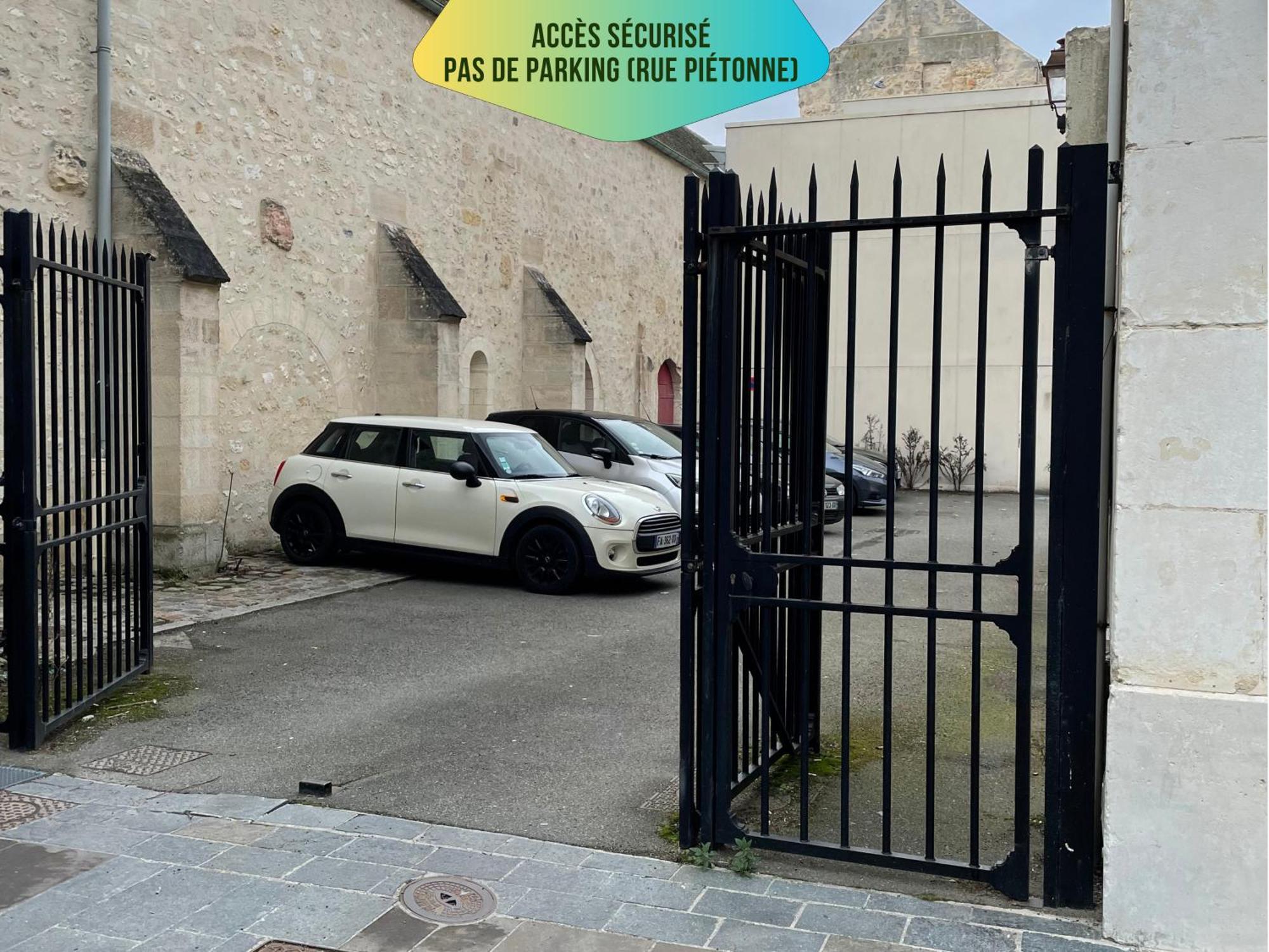 Le Corneille - Ideal Pros & Couples - Centre Historique - Chateau 5Min - Gare 10Min - Au Calme - Fibre Compiègne Dış mekan fotoğraf